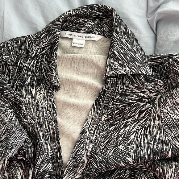 Diane Von Furstenberg Wrap Dress - size 4 - Picture 10 of 14